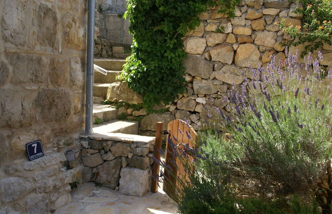 Traditional House With two Apartments - Foto 24