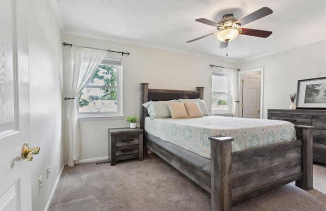 Enchanted Forest - 4 2 30 day pet Friendly - Photo 4