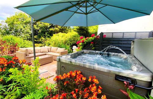 The Town House at Muntham- Luxury Holiday Home with Hot Tub - Photo 16