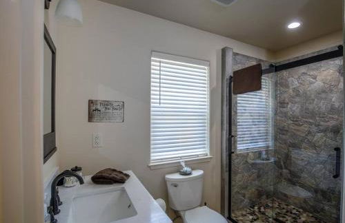 Cozy Cub Cabin, brand new home near Yosemite - Foto 7