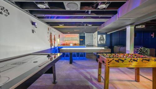 Zestlife-LuxuryEscape-ThemedRooms-Pool-GameRoom - Foto 4