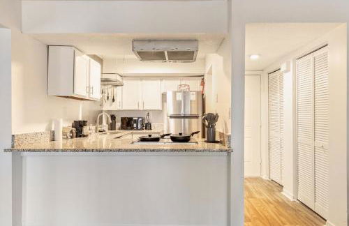 Quiet 2 BR APT - Near Hospitals - Free WiFi - Foto 16