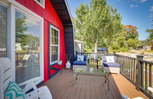 Oak Island Vacation Rental with Decks, Walk to Beach - Foto 27