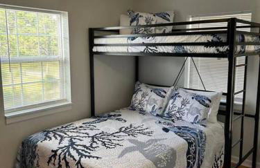 Bay Breeze Bliss-Hot Tub, Bar and Canal 5mi to Beach - Foto 24