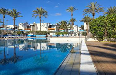 Tenerife South SUNNY Terrace with VIEW and BiG POOL AirCon DW - Foto 4