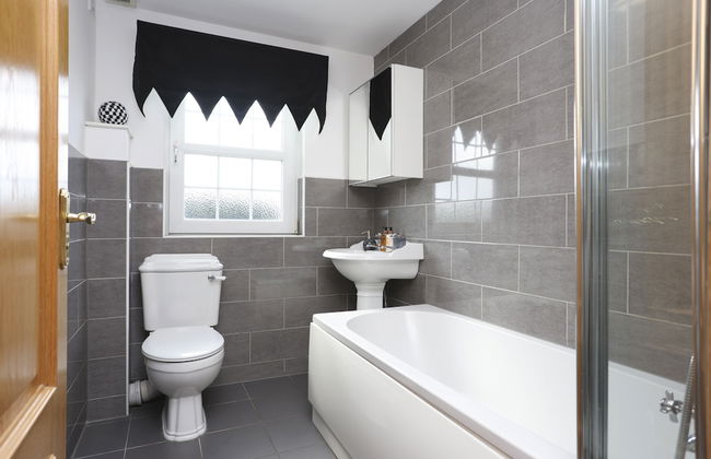 JOIVY Greenknowes Estate With Hot Tub And Bar - Foto 69