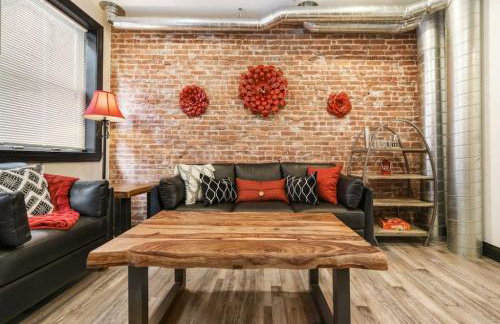 HostWise Stays - Prime Location in Lawrenceville, Exposed Brick 2BR Home - Foto 31