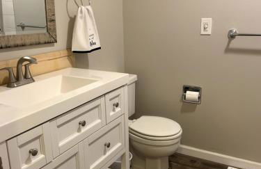 Luxury 6BR Retreat Firepit Foosball Backyard - Foto 12