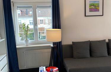 Preiswertes stilvolles Zimmer im privaten Haus mit großem schönem modernem Gemeinschaft Badenzimmer - Foto 1