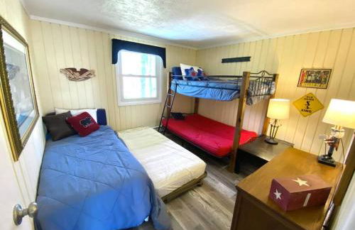 Cozy Charming Ski Chalet Sleeps 11 - Foto 29