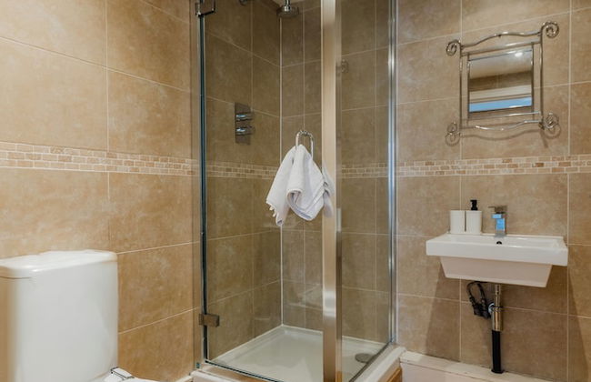 Platform Avenues 5 Bed House - Foto 17