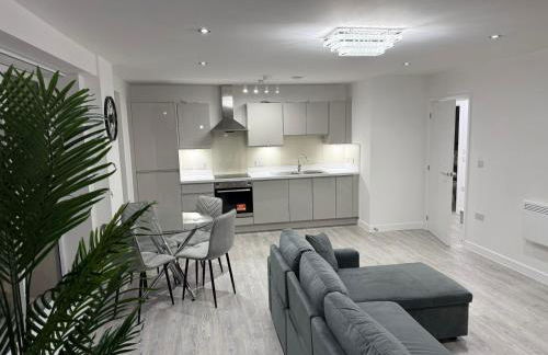 Serenity Waterfront 2 Bed Apartment - Foto 18