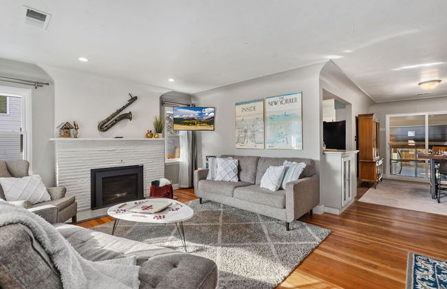 Historic Mountain Ave Bungalow - Walk Everywhere! - Foto 14