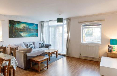 5 Bed Townhouse with Garden & Parking by BrumStay UK - Foto 47