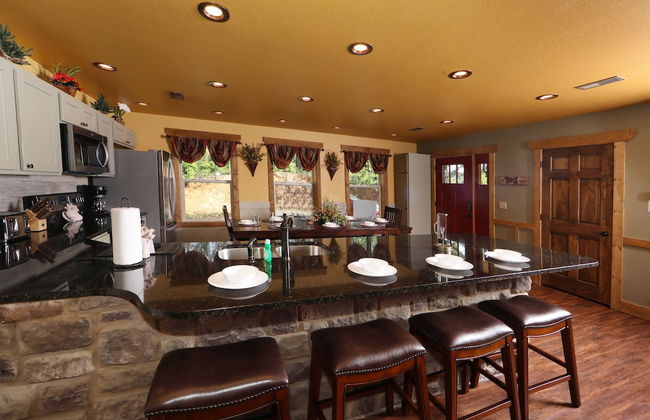 Above It All - Four Bedroom Cabin - Foto 10