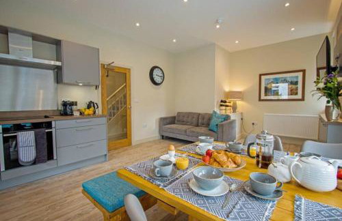 Luxury central Windermere Apartment - Photo 14