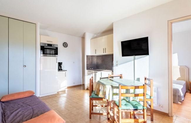 1 bedroom Apartment in Bormes-les-Mimosas with swimming pool and garden - Photo 7