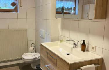 Appartio - Gästehaus "Dorfblick" - komfortable Ferienwohnungen mit Küche und Waschmaschine - Foto 7