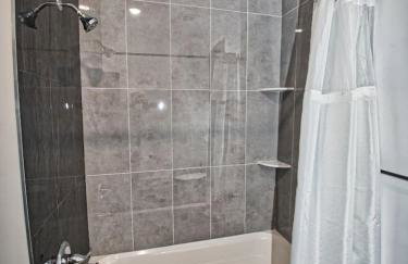 Free Indoor Parking 25 Minutes to NYC - Foto 12