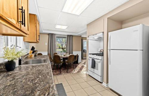 Cozy 3BR Home Friendly City of Hazel Park - Foto 9