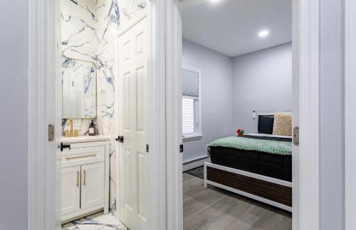 Modern Escape 3BR Apt with Parking - Foto 10