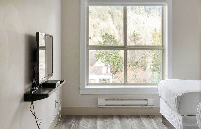 Breathtaking Bliss 2BR Penthouse - Photo 53