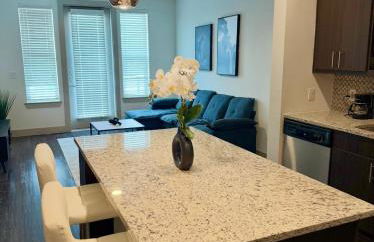 Modern 1BR Dallas peaceful escape in the heart of Farmers Branch! Less than 20 minutes from Downtown Dallas, 15 from DFW ariport 15 from Grapevine - Photo 10