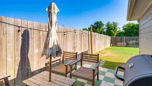 9 Mi to College Station Dog-Friendly Home with Yard - Foto 2