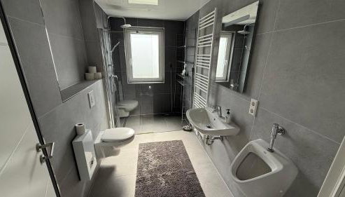 House in Sarstedt! contactless check-in 20P - Foto 2