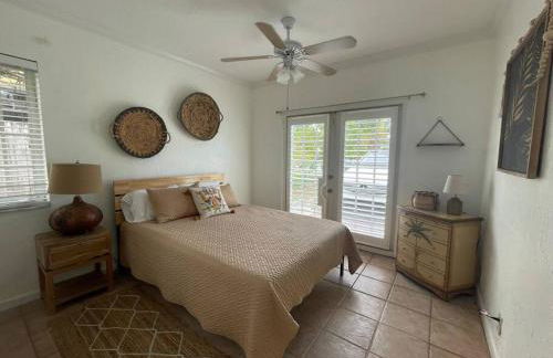 Hot tub, tiki bar, outdoor shower, near Intercoastal Waterway! - Foto 9