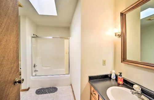 Charming Wisconsin Getaway with Nearby Lake! - Foto 21