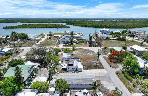 Condo located in Goodland just a short walk from great food - Foto 9