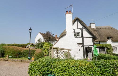 Bluebell Cottage - Photo 2