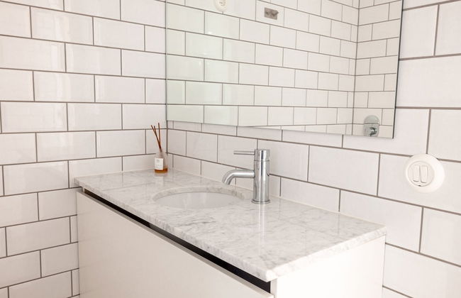 2ndhomes Luminous 2BR Loft House w Sauna - Foto 26