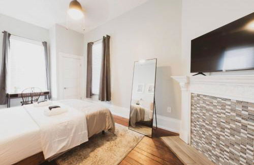 Entire Duplex 2 APTS & 6 BDRS near Forsyth Park! - Foto 34