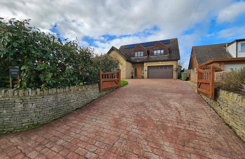 Dog-Friendly Country Home, Woodburner, Private Fields & Hot Tub! - Photo 21