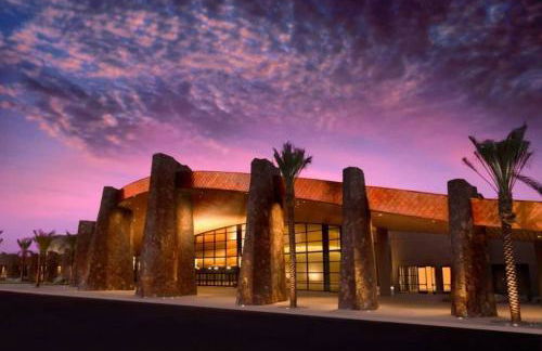 Stylish Gated TH + private heated pool + hot tub - Foto 51