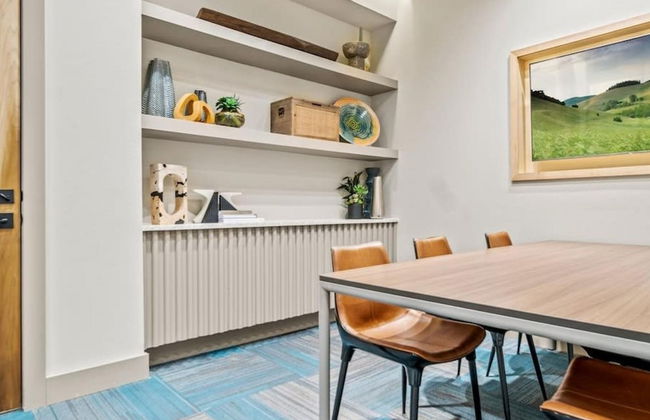 Prime West Downtown Studio w Washer Dryer - Foto 19