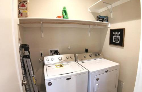 Discover the Riverwalk from New Craftsman Family Home - Foto 39