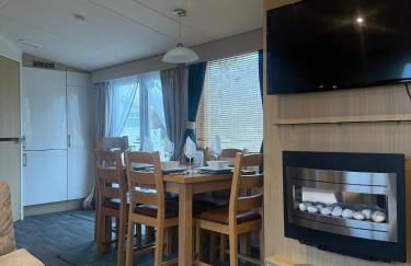 Lovely Serenity 1 and gorgeous Serenity 2 are 3 bedroom 2 bathroom caravans - Foto 7