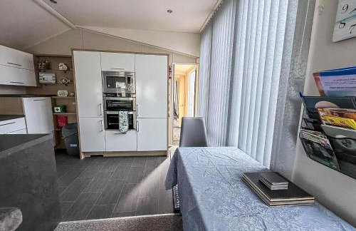 Stunning Caravan With Large Decking At California Cliffs In Norfolk Ref 50001Oc - Foto 11