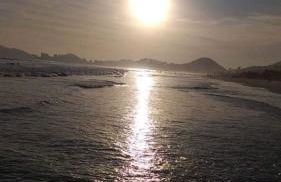 Casa Guarujá Esquina com Beira mar com Piscina grande na Enseada Pé na areia 50 metros - Foto 24