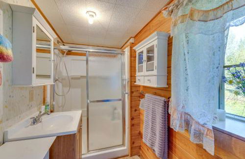 Historic Century-Old Cabin in Downtown Hope - Photo 12