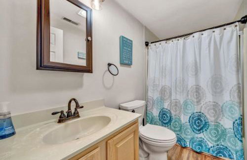 Waterfront Lake House Ideal Dock for Boats, Swimming, Fishing - Foto 11