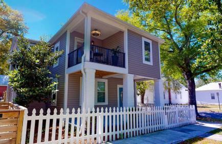 Historic 2BR 1BA with King bed-Fast Wi-Fi 75 OLED TV - Foto 19