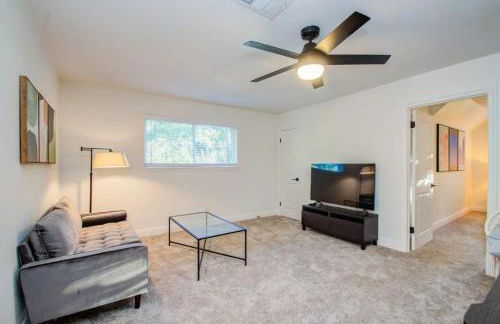 Stunning Modern Dream Home w Pool Grill Foosball - Foto 16