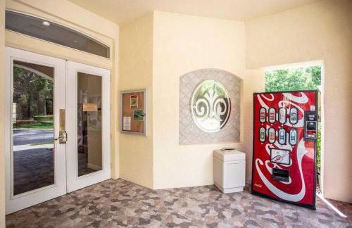 Cozy 3Bed Townhome 8 Miles from Disney 1123 - Foto 49