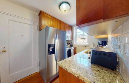 Bright 2br In Brookline - Photo 12