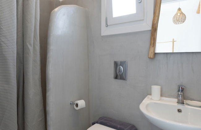 Parosquare Central Suites - Photo 39