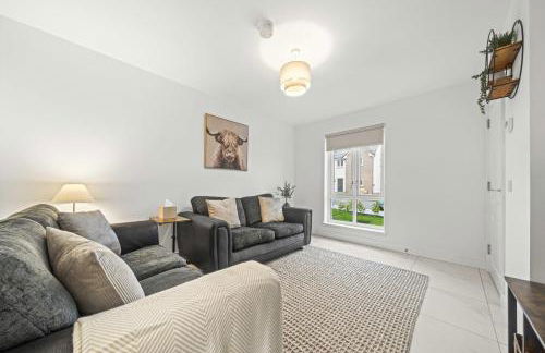 Fern Walk Modern 3 Bedroom House - Dalkeith - Photo 1